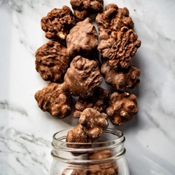 Chocolate Almond Caramel Clusters - 06118 